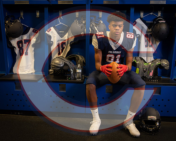 SeniorLockerRoom-1074